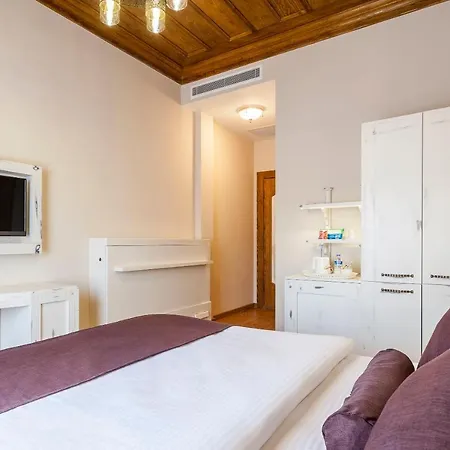 Orchis Hotel *