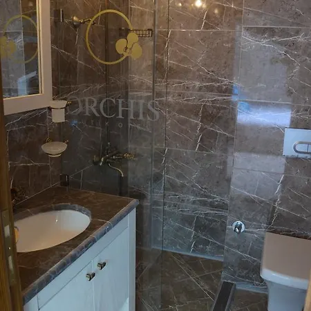Orchis Otel Ayvalı